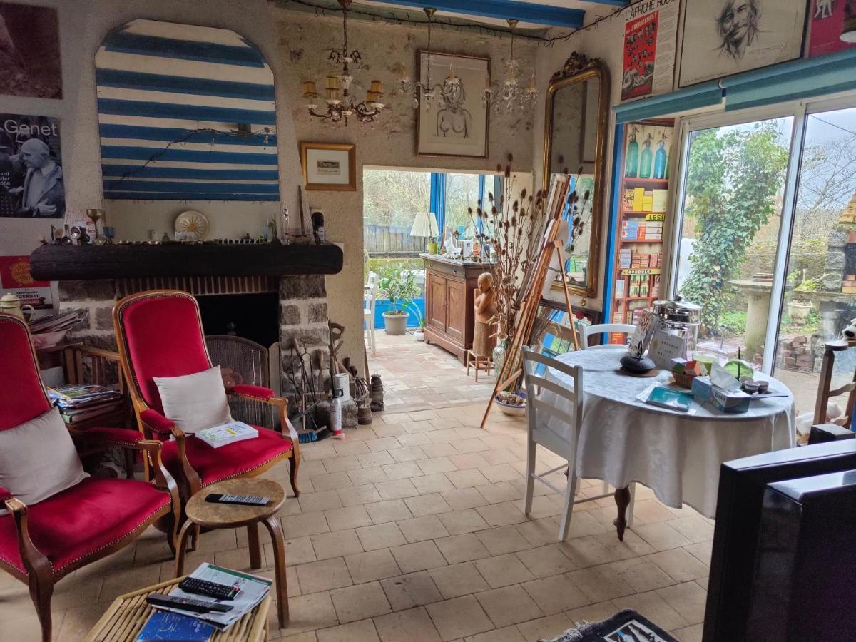 La Maison Bleue De Husseau Ancienne Ferme Semi-Troglodytique 18E Siecle Vila Montlouis-sur-Loire Exterior foto